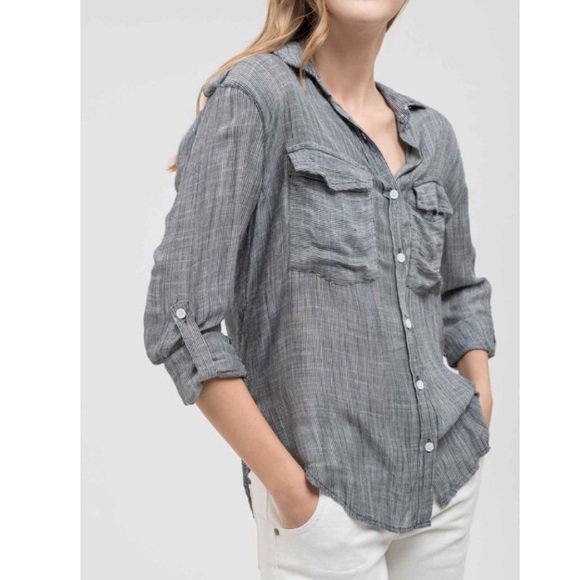 🏷SALE Black & White Pinstriped Top - Picture 6 of 7